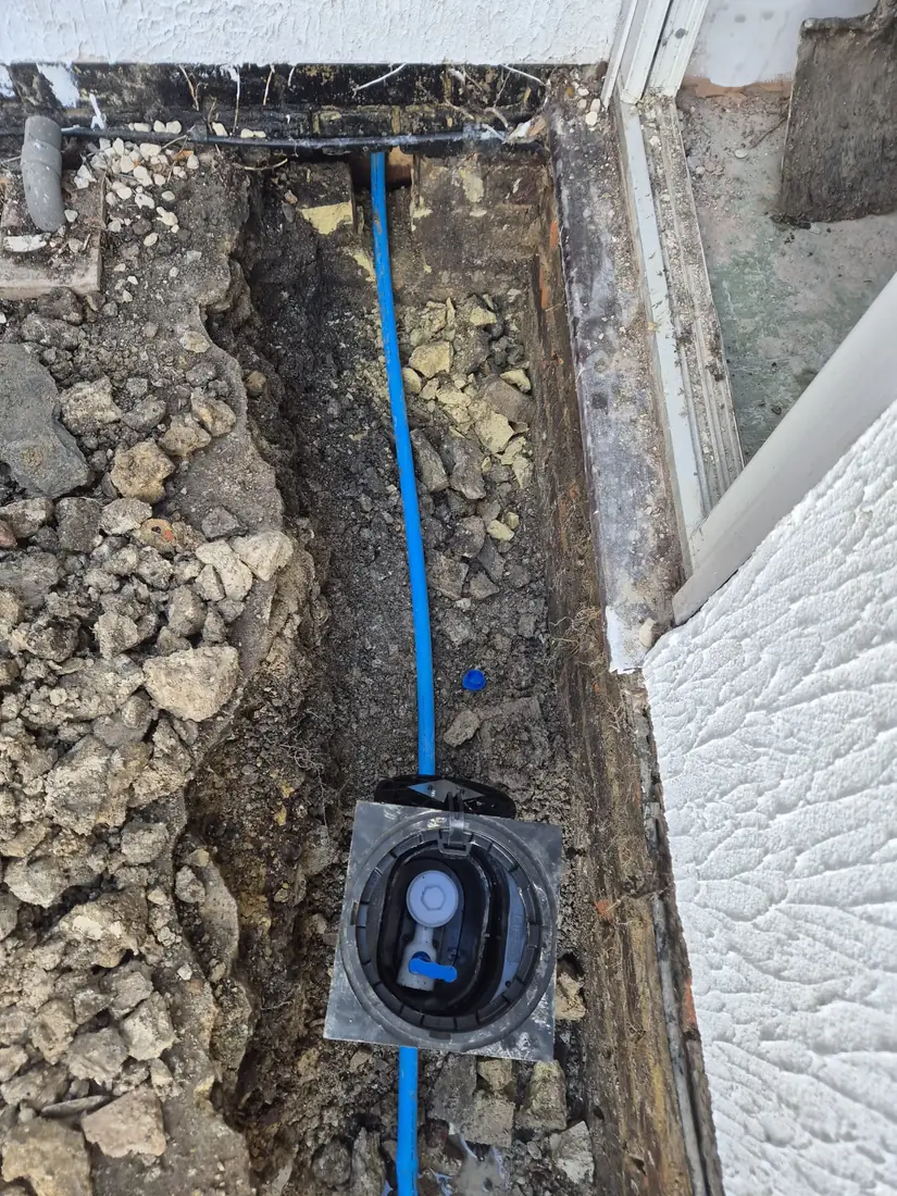 Multi-utility service connection — water, gas and cable